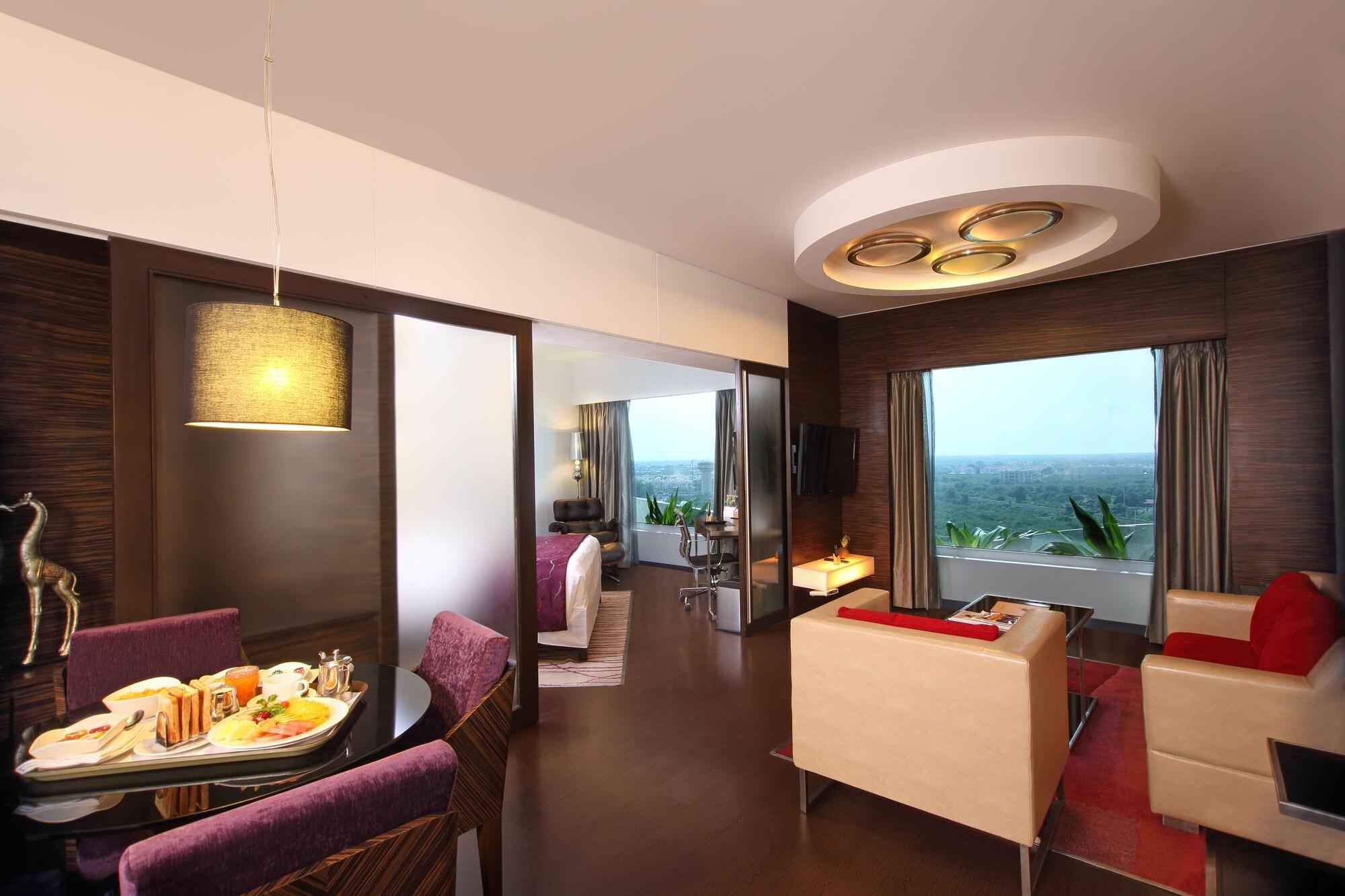 Fortune Select Sg Highway, Ahmedabad - Member Itc Hotels' Group Εξωτερικό φωτογραφία