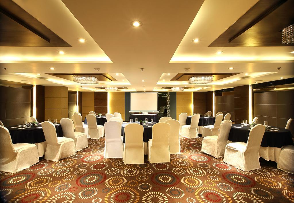 Fortune Select Sg Highway, Ahmedabad - Member Itc Hotels' Group Εξωτερικό φωτογραφία