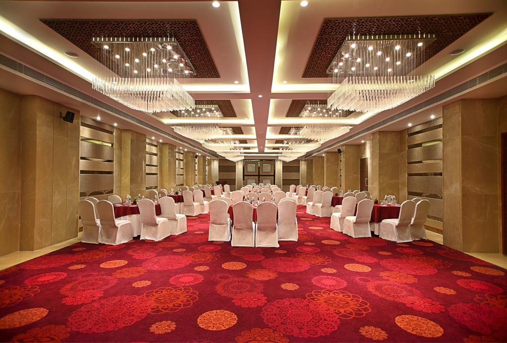 Fortune Select Sg Highway, Ahmedabad - Member Itc Hotels' Group Εξωτερικό φωτογραφία
