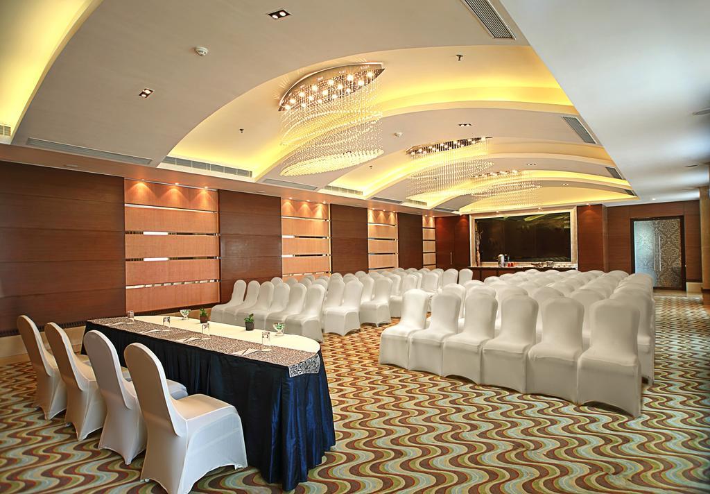 Fortune Select Sg Highway, Ahmedabad - Member Itc Hotels' Group Εξωτερικό φωτογραφία