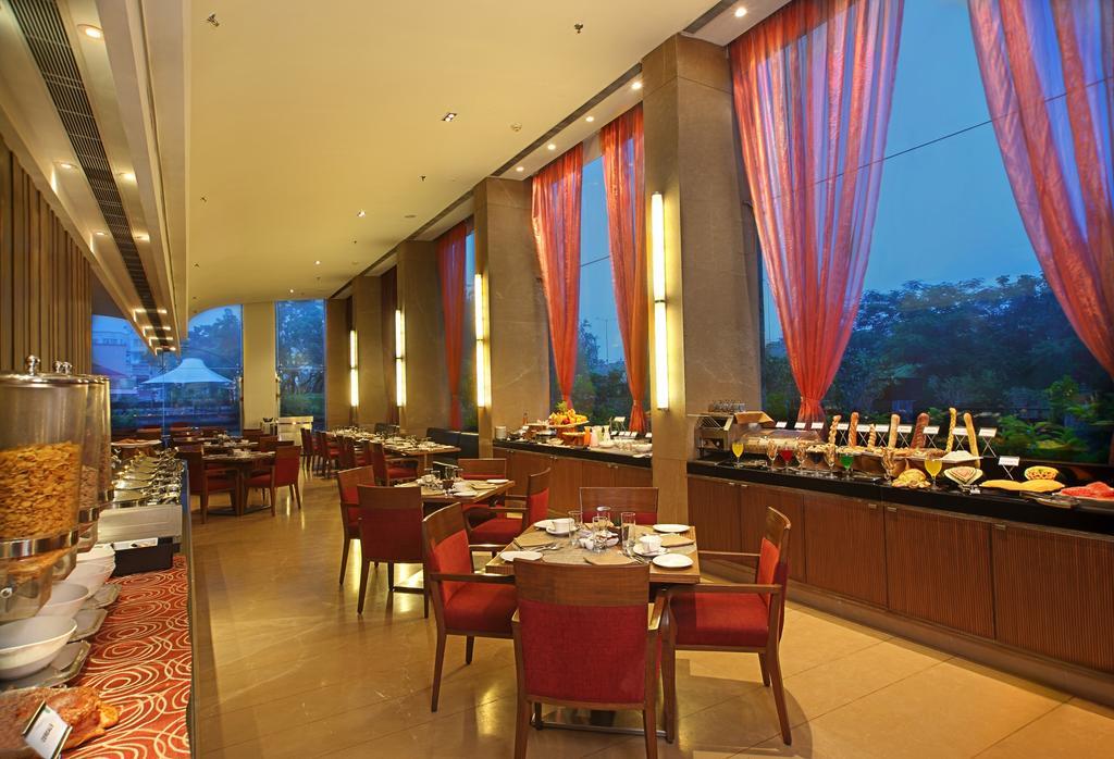 Fortune Select Sg Highway, Ahmedabad - Member Itc Hotels' Group Εξωτερικό φωτογραφία