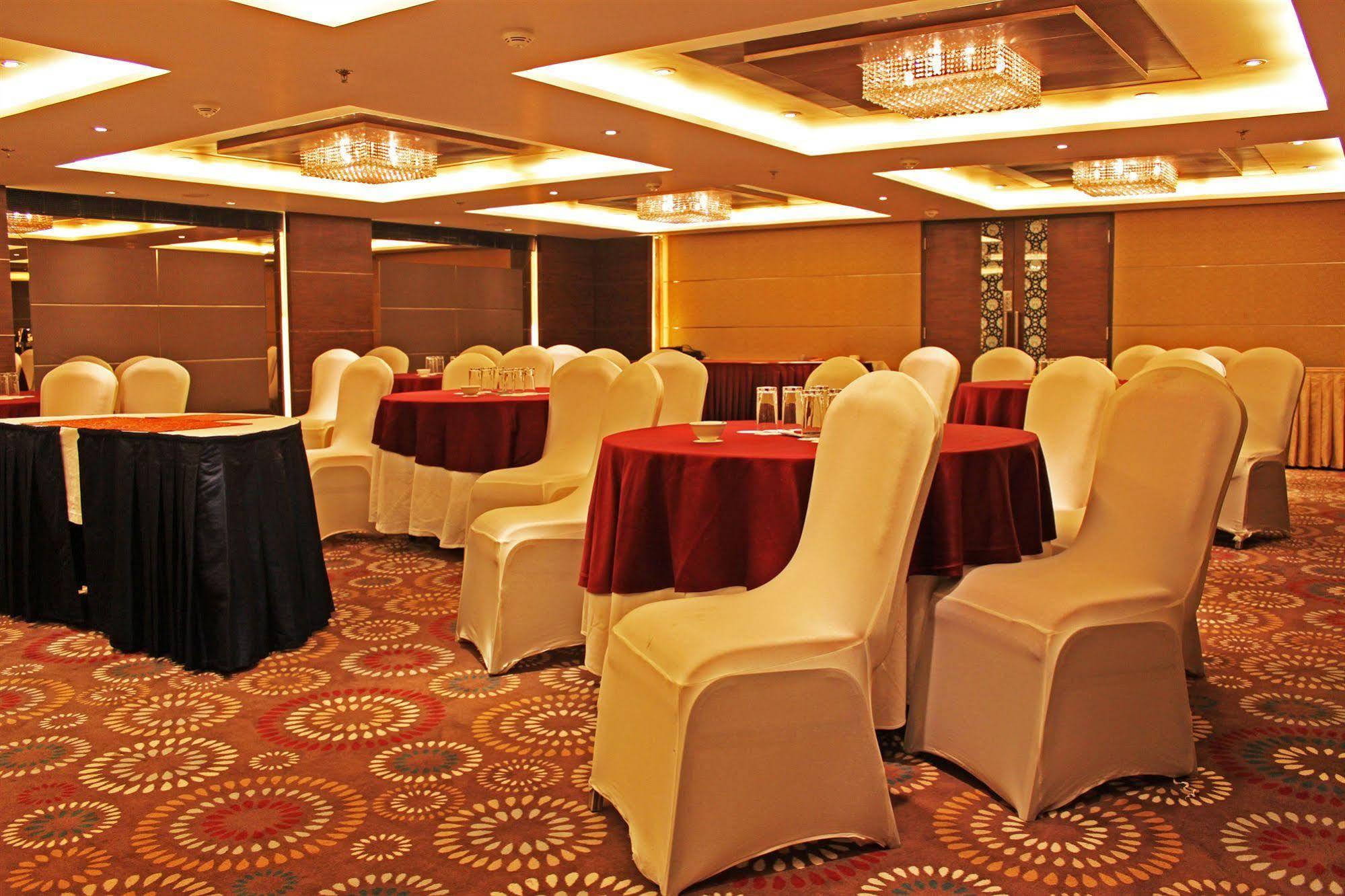 Fortune Select Sg Highway, Ahmedabad - Member Itc Hotels' Group Εξωτερικό φωτογραφία