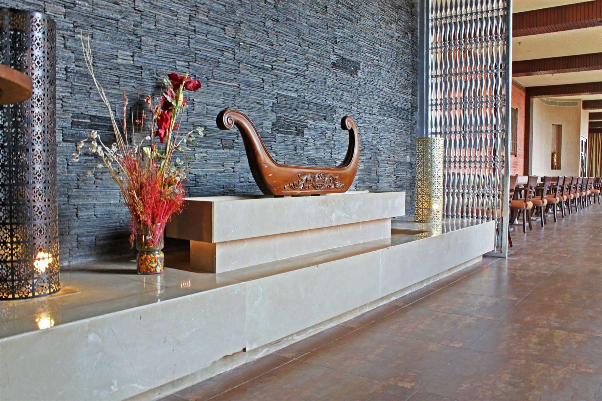 Fortune Select Sg Highway, Ahmedabad - Member Itc Hotels' Group Εξωτερικό φωτογραφία
